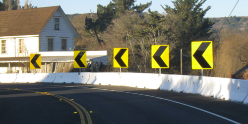 Sign Bodega Turn